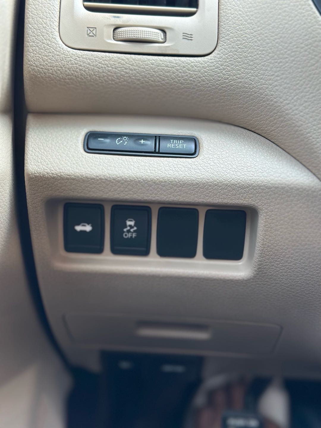 Car Image 2017 NISSAN ALTIMA SV