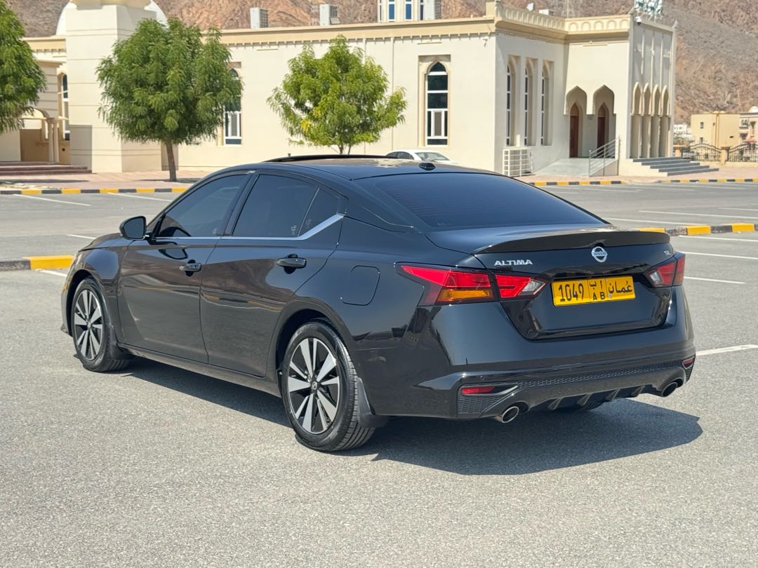Car Image 2019 NISSAN ALTIMA SL