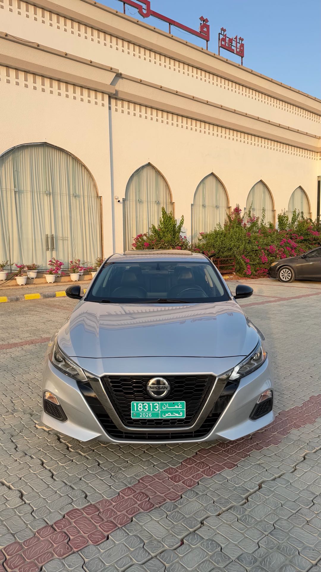 Car Image 2019 NISSAN ALTIMA SR