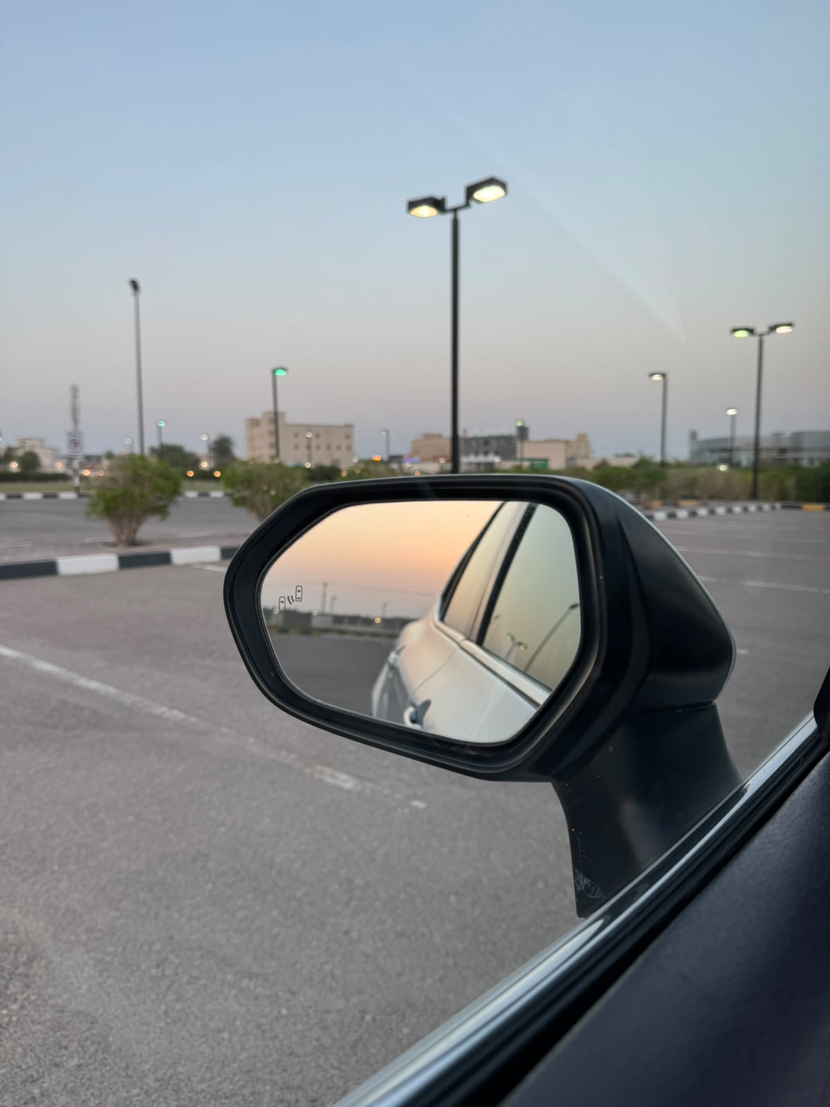 Car Image 2018 TOYOTA CAMRY XLE