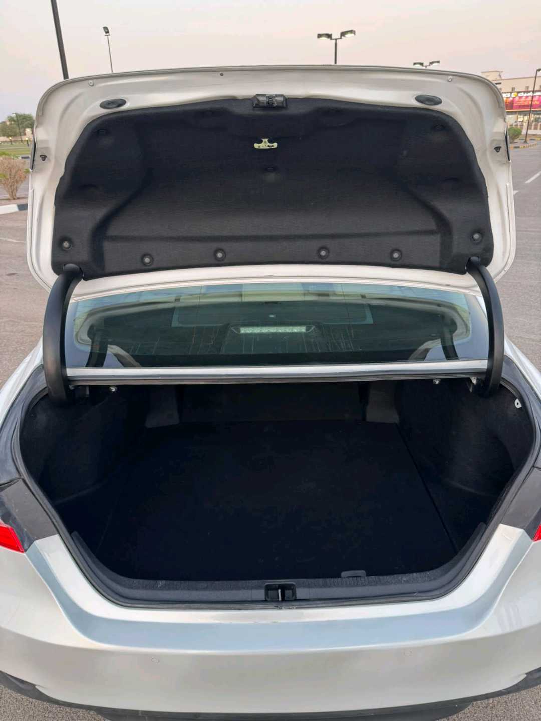 Car Image 2018 TOYOTA CAMRY XLE