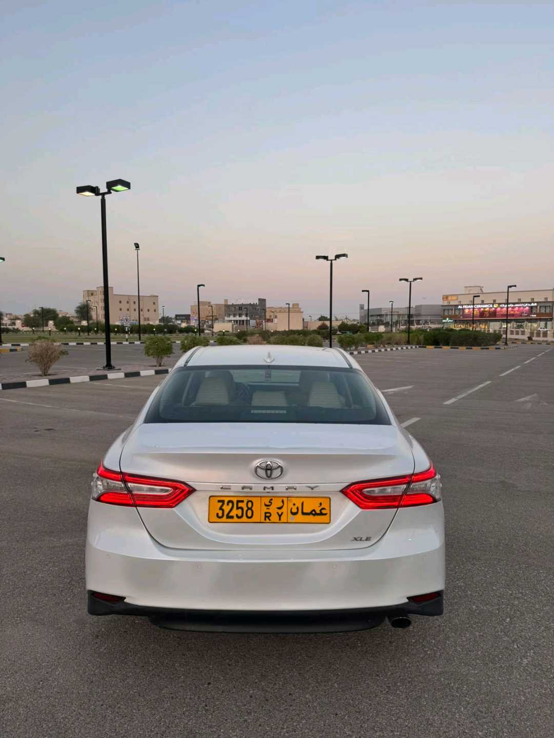 Car Image 2018 TOYOTA CAMRY XLE