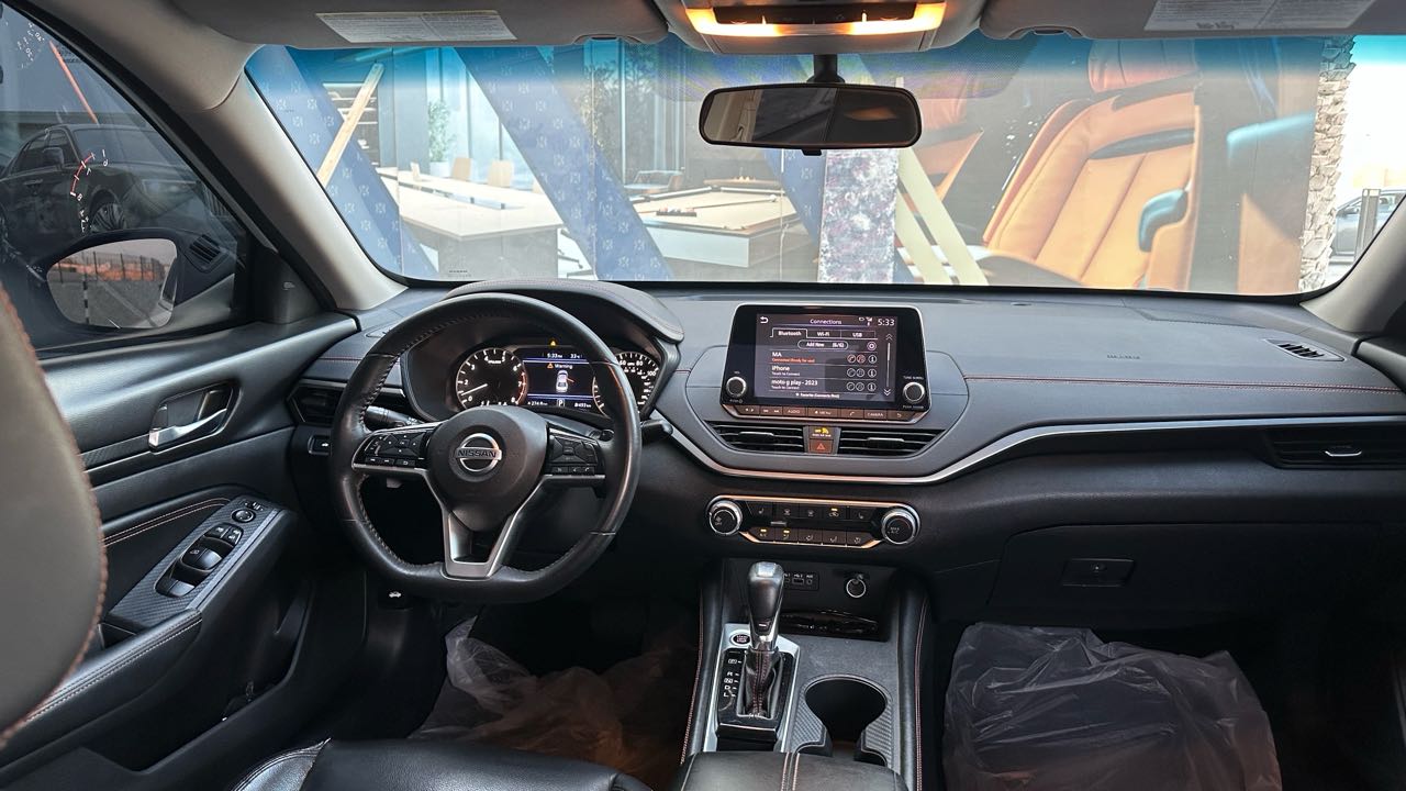 Car Image 2019 NISSAN ALTIMA SR