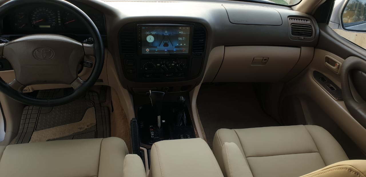 Car Image 1999 TOYOTA LAND CRUISER 