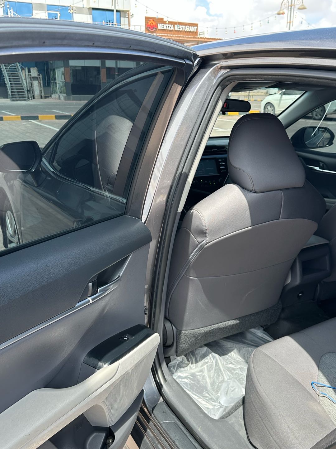 Car Image 2018 TOYOTA CAMRY LE