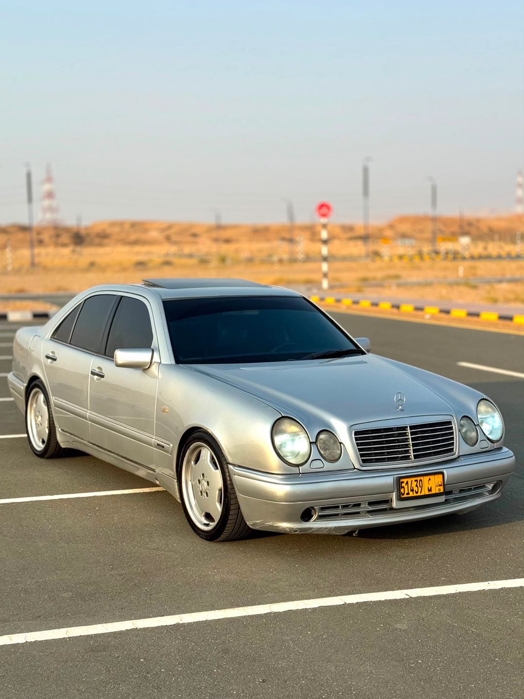 Car Image 1998 MERCEDES E Class 500