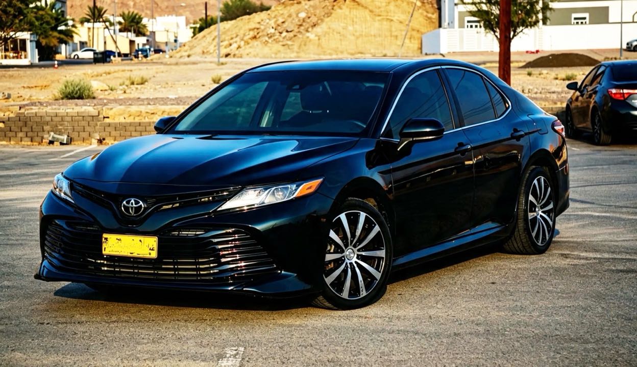 Car Image 2018 TOYOTA CAMRY LE
