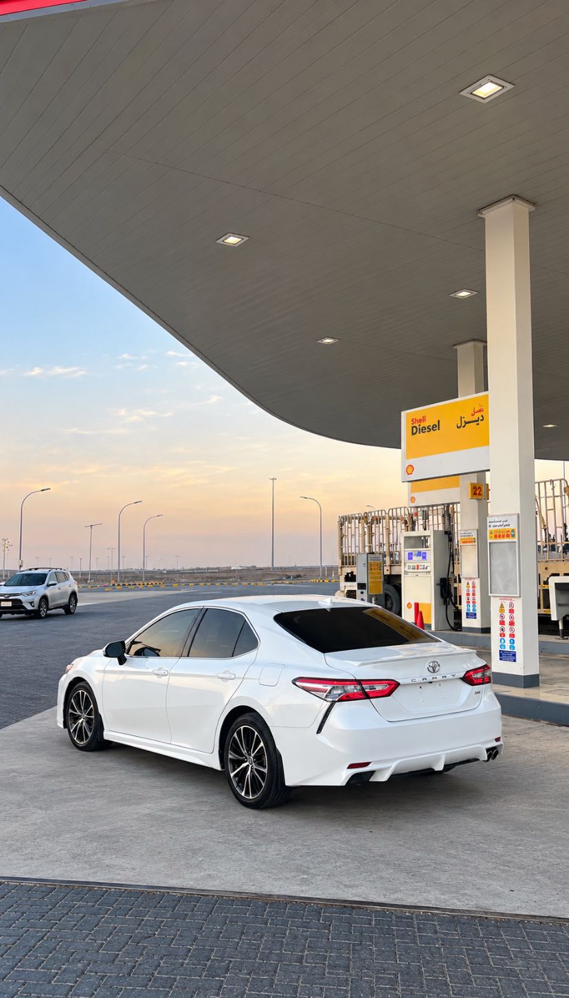 Car Image 2020 TOYOTA CAMRY SE