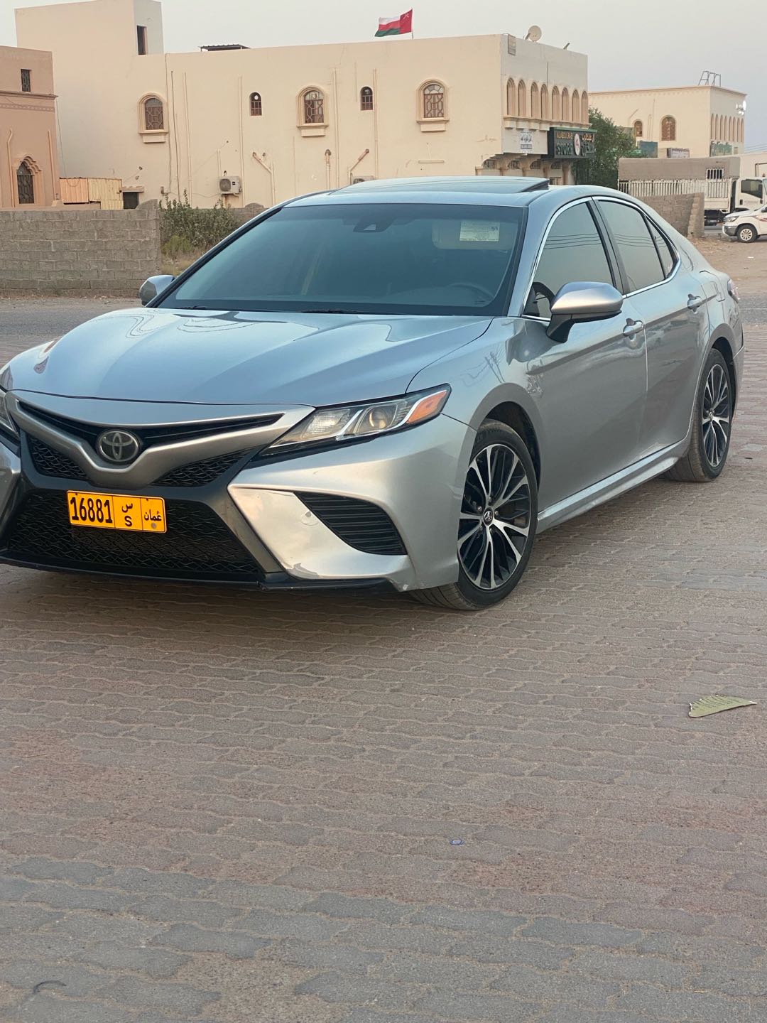 Car Image 2018 TOYOTA CAMRY SE