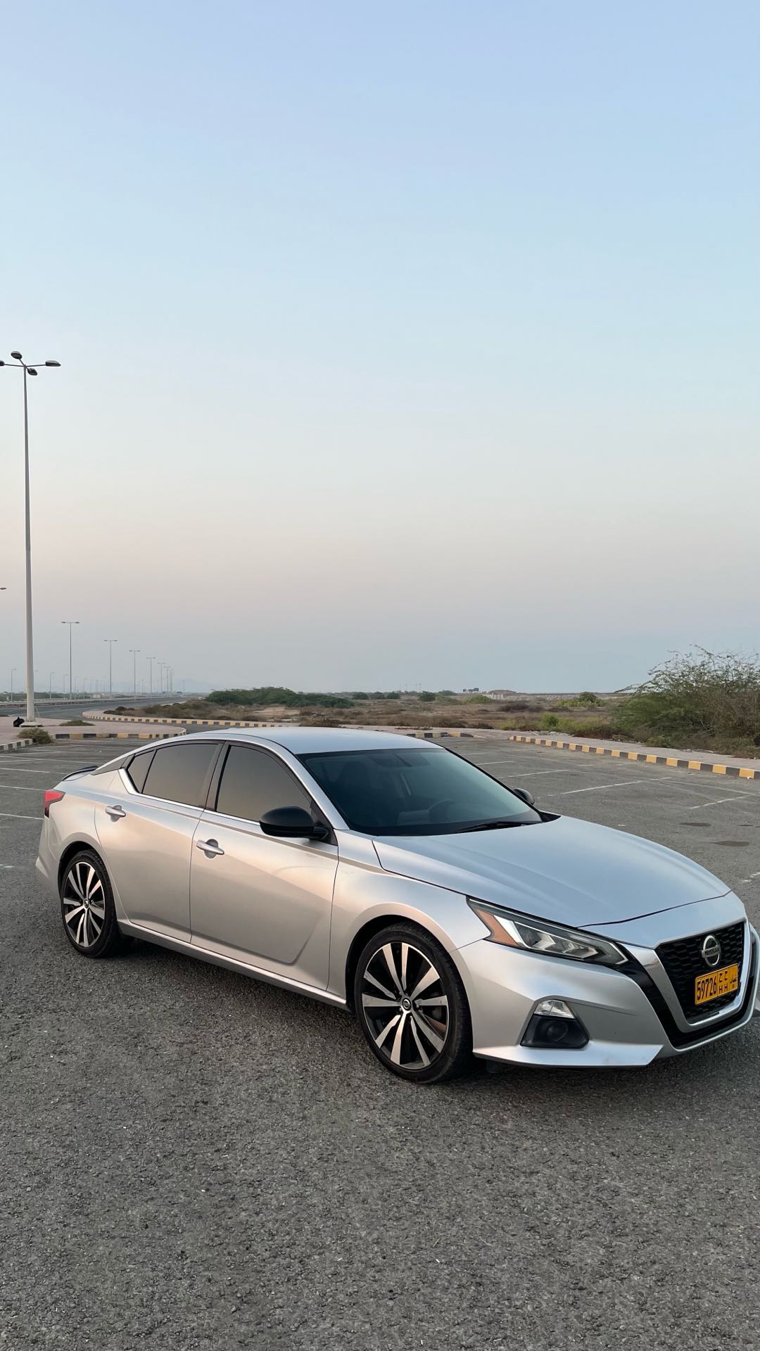 Car Image 2019 NISSAN ALTIMA SR
