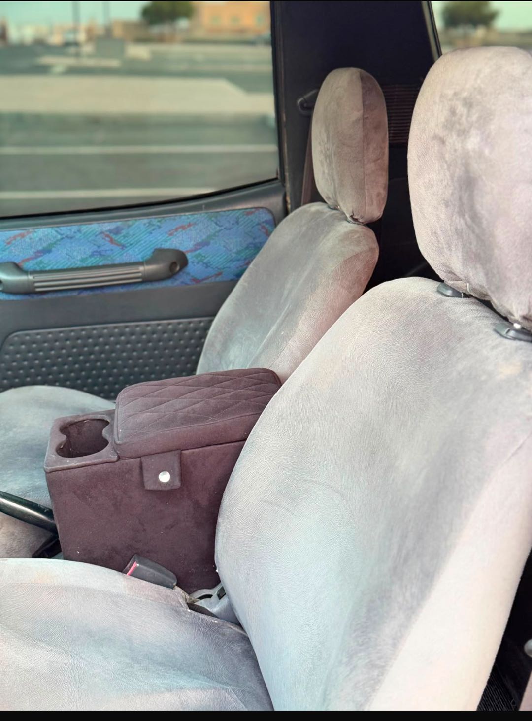 Car Image 1999 TOYOTA RAV4 Base