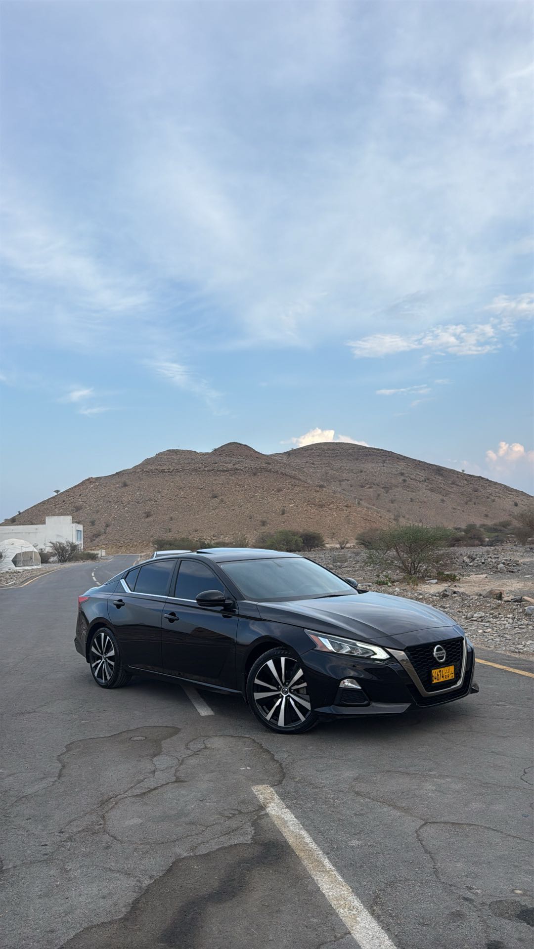Car Image 2019 NISSAN ALTIMA SR