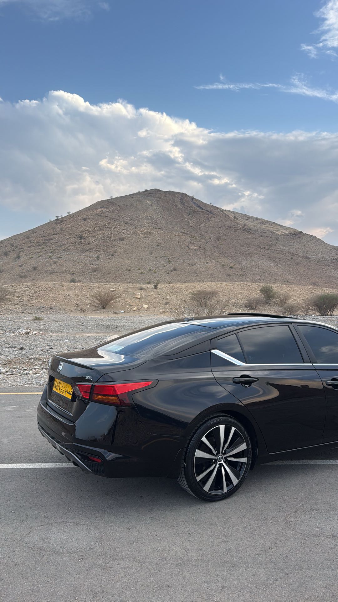 Car Image 2019 NISSAN ALTIMA SR