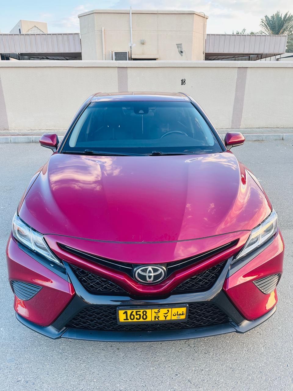 Car Image 2018 TOYOTA CAMRY SE