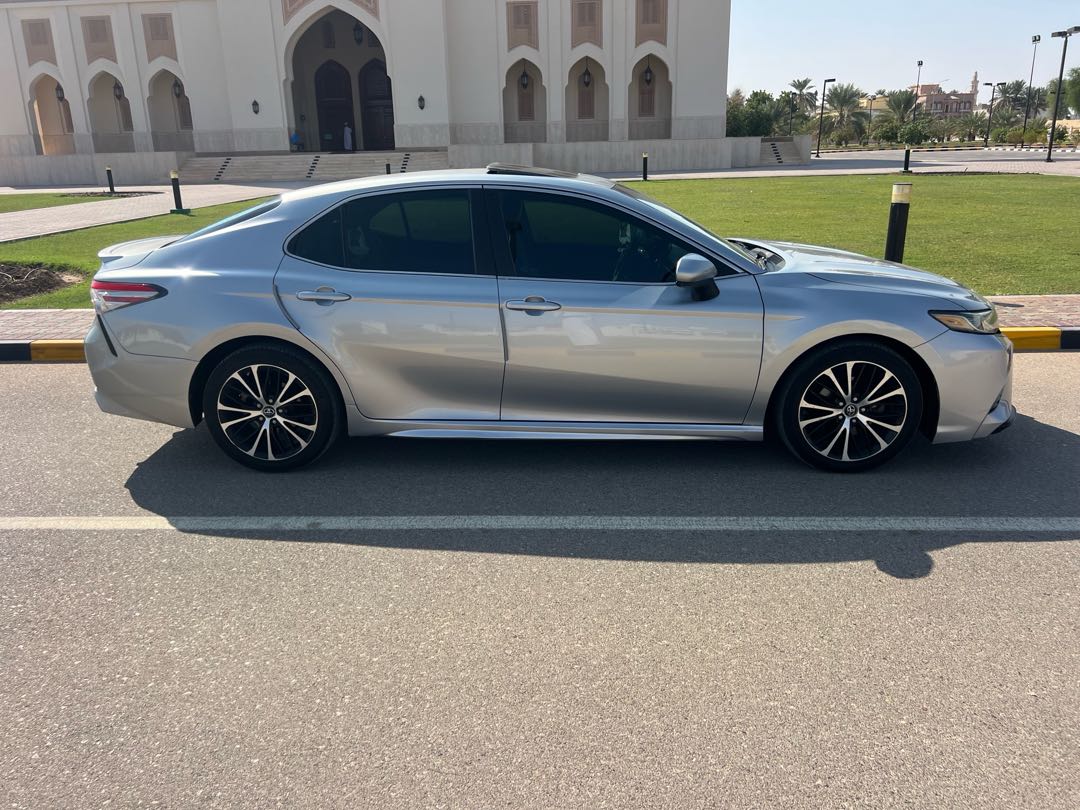 Car Image 2018 TOYOTA CAMRY SE