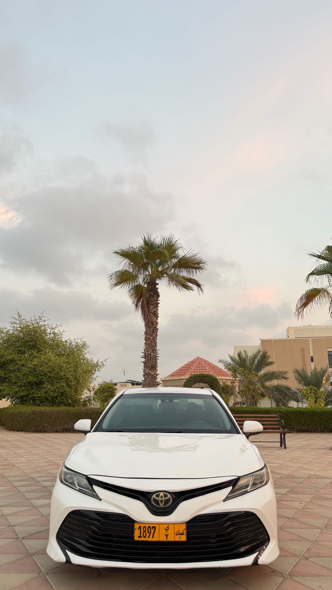 Car Image 2018 TOYOTA CAMRY LE