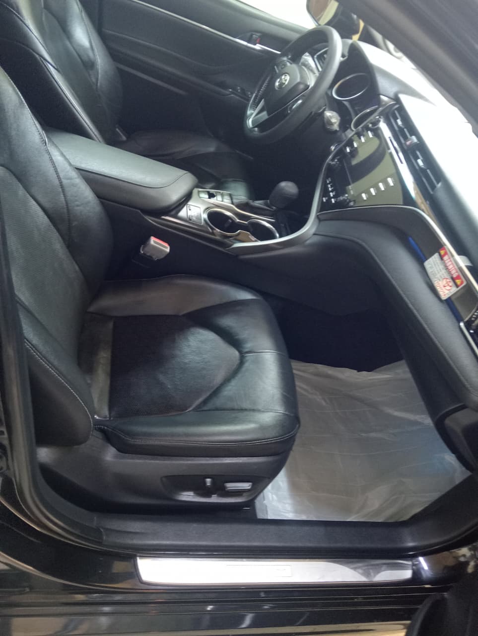 Car Image 2018 TOYOTA CAMRY SE