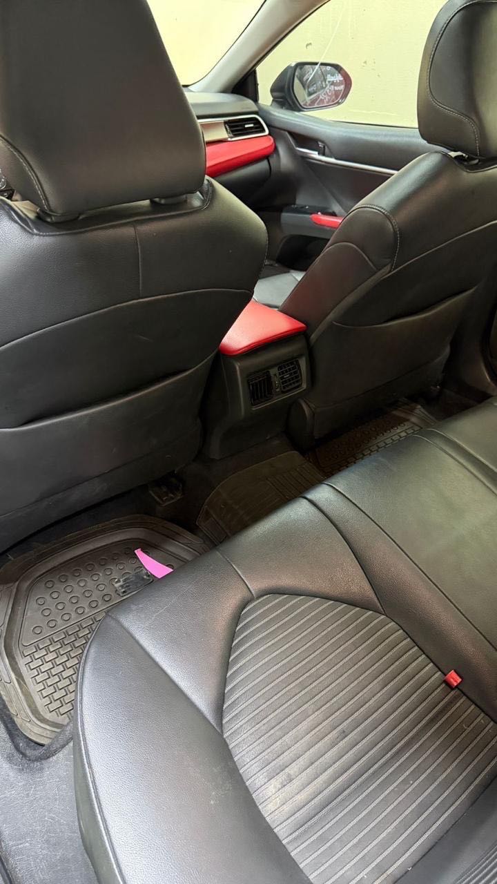 Car Image 2018 TOYOTA CAMRY SE