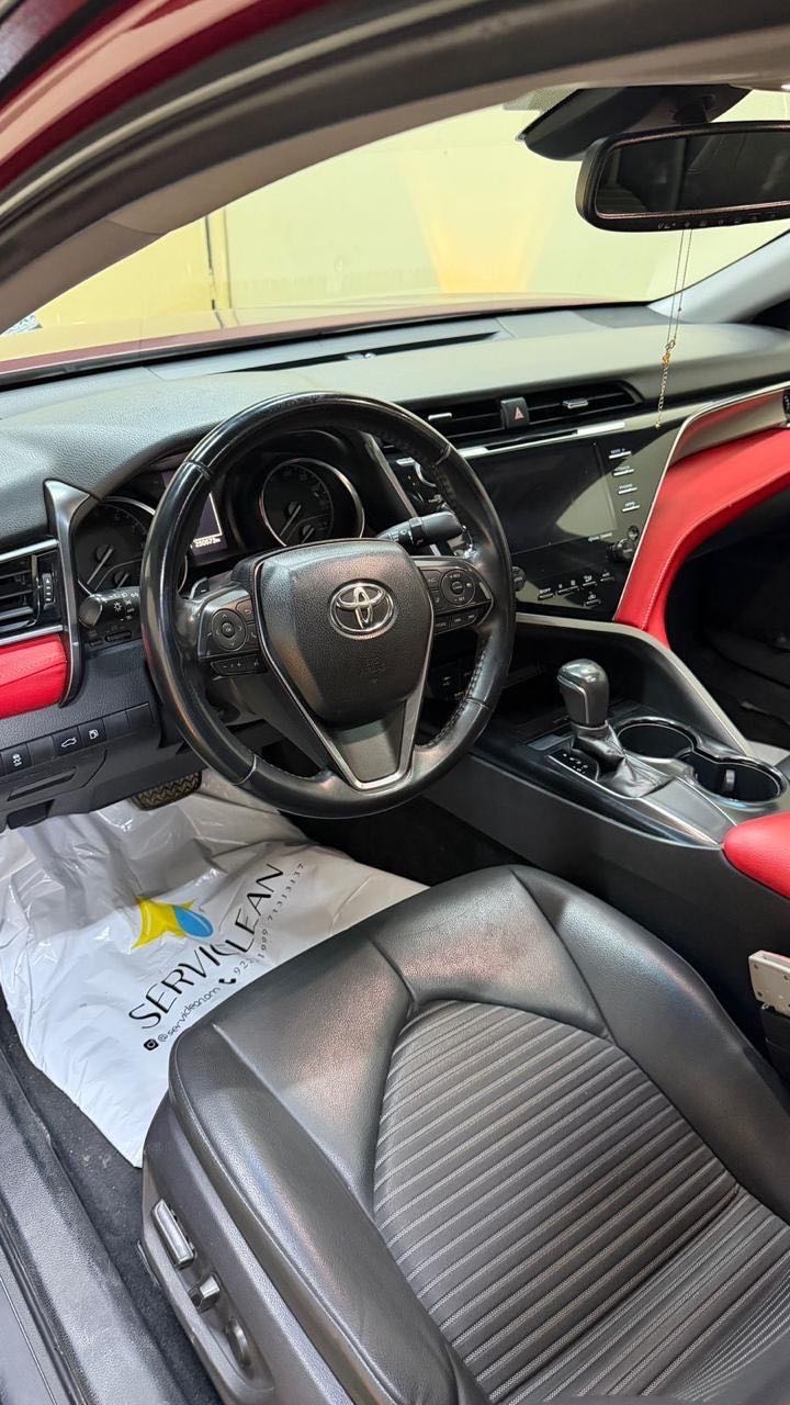 Car Image 2018 TOYOTA CAMRY SE