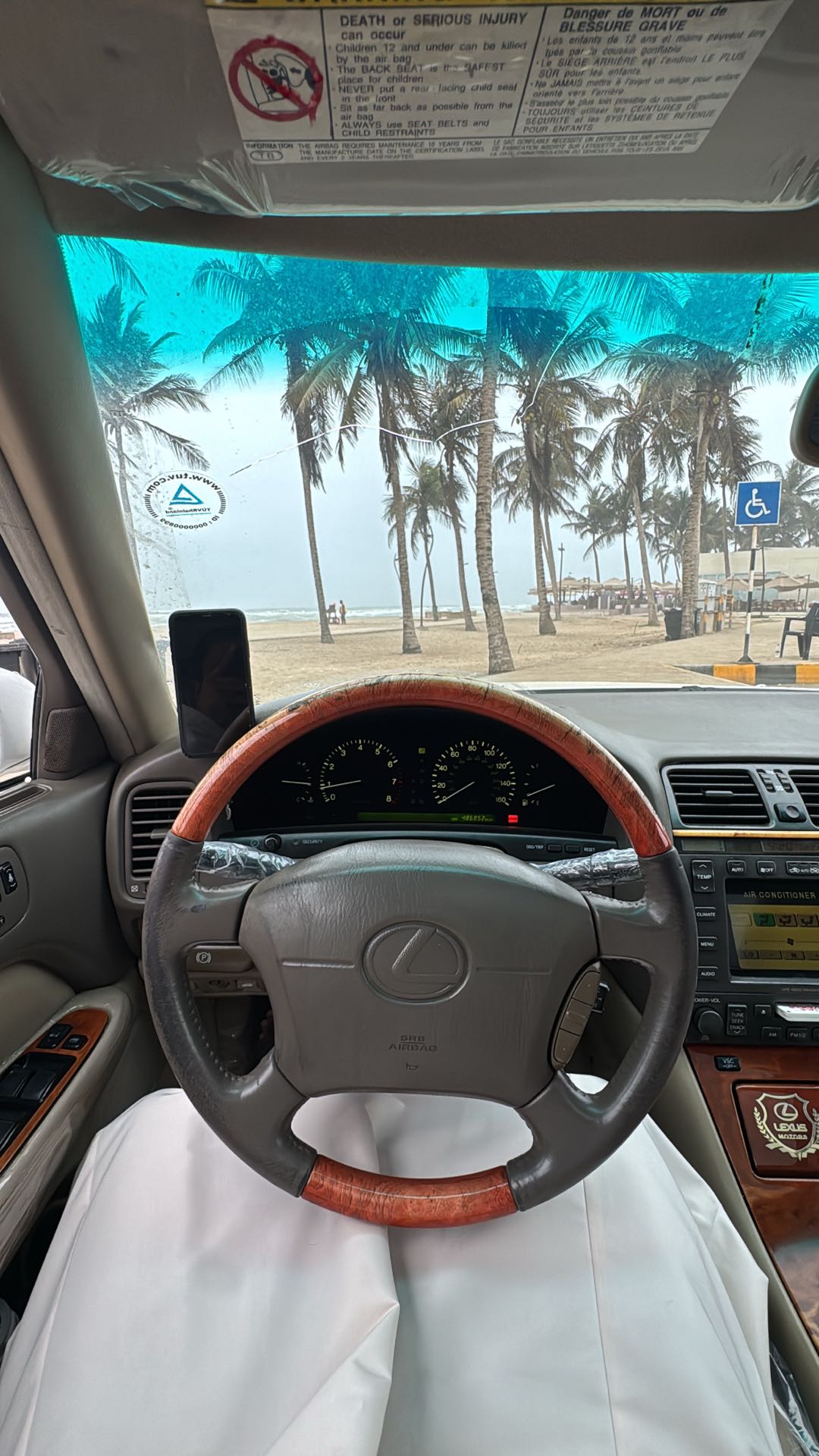 Car Image 1999 LEXUS LS 400