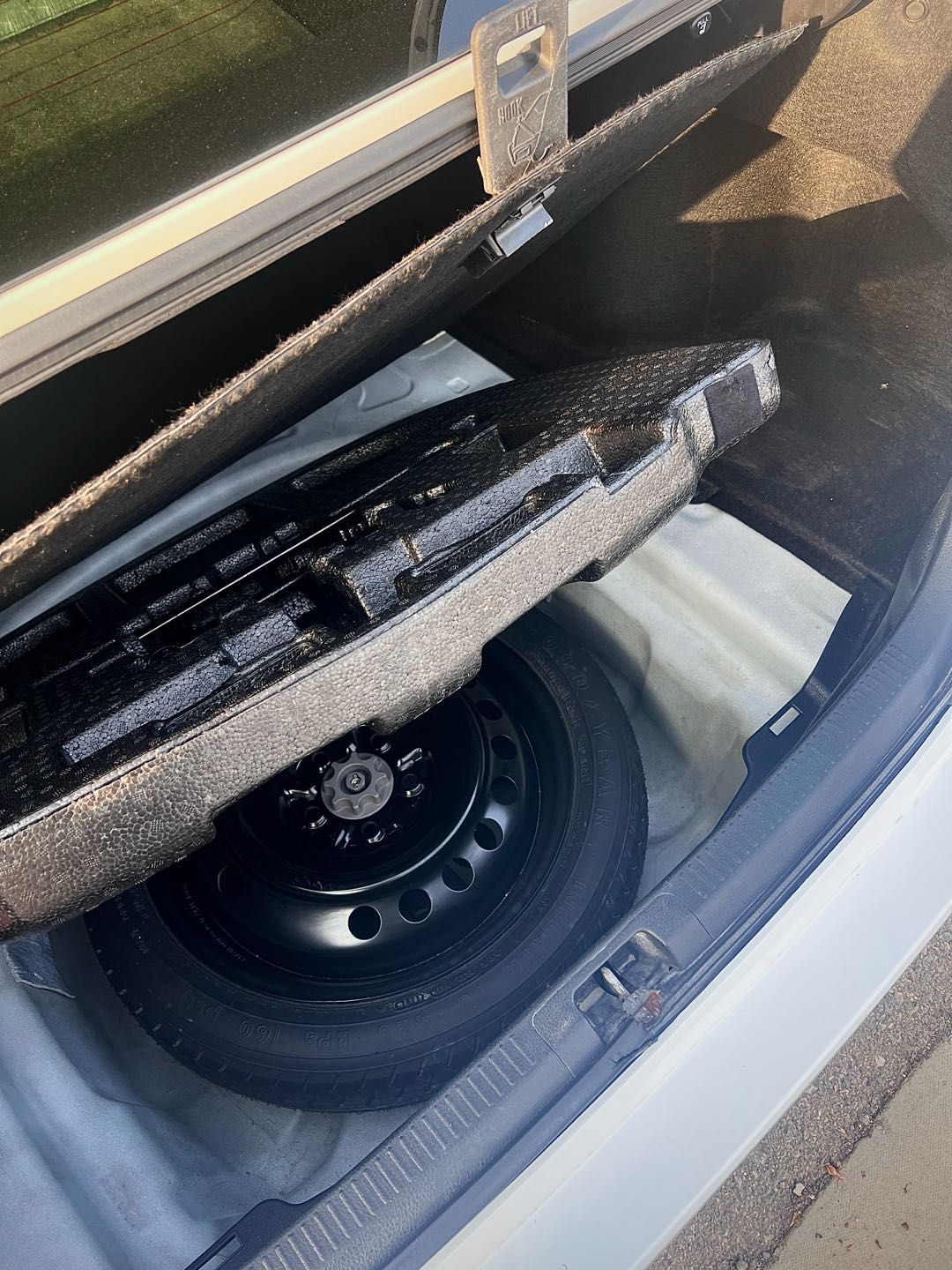 Car Image 2018 TOYOTA CAMRY SE