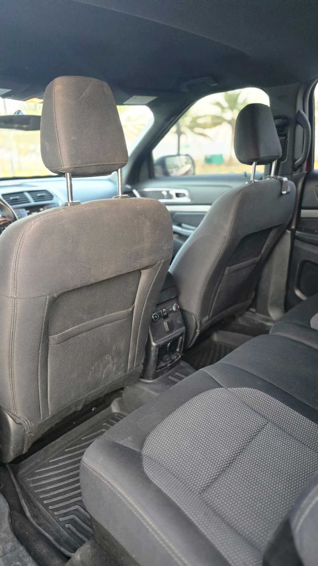 Car Image 2019 FORD EXPLORER XLT