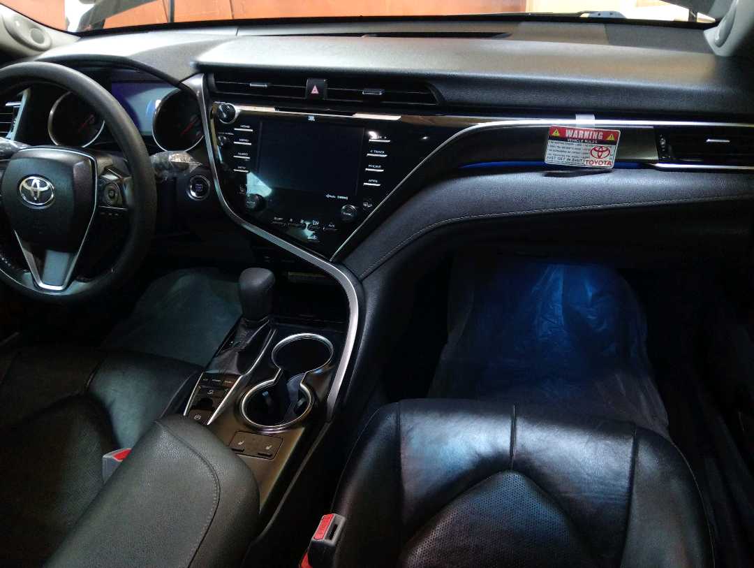 Car Image 2018 TOYOTA CAMRY XSE
