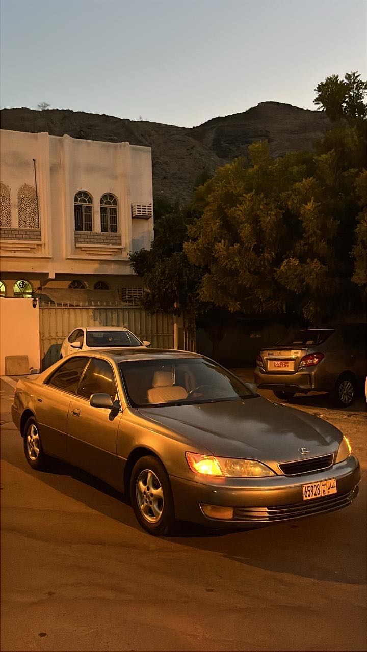 Car Image 1997 LEXUS ES 300