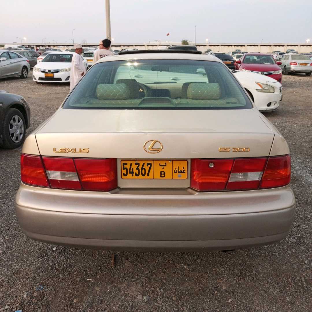 Car Image 1998 LEXUS ES 300