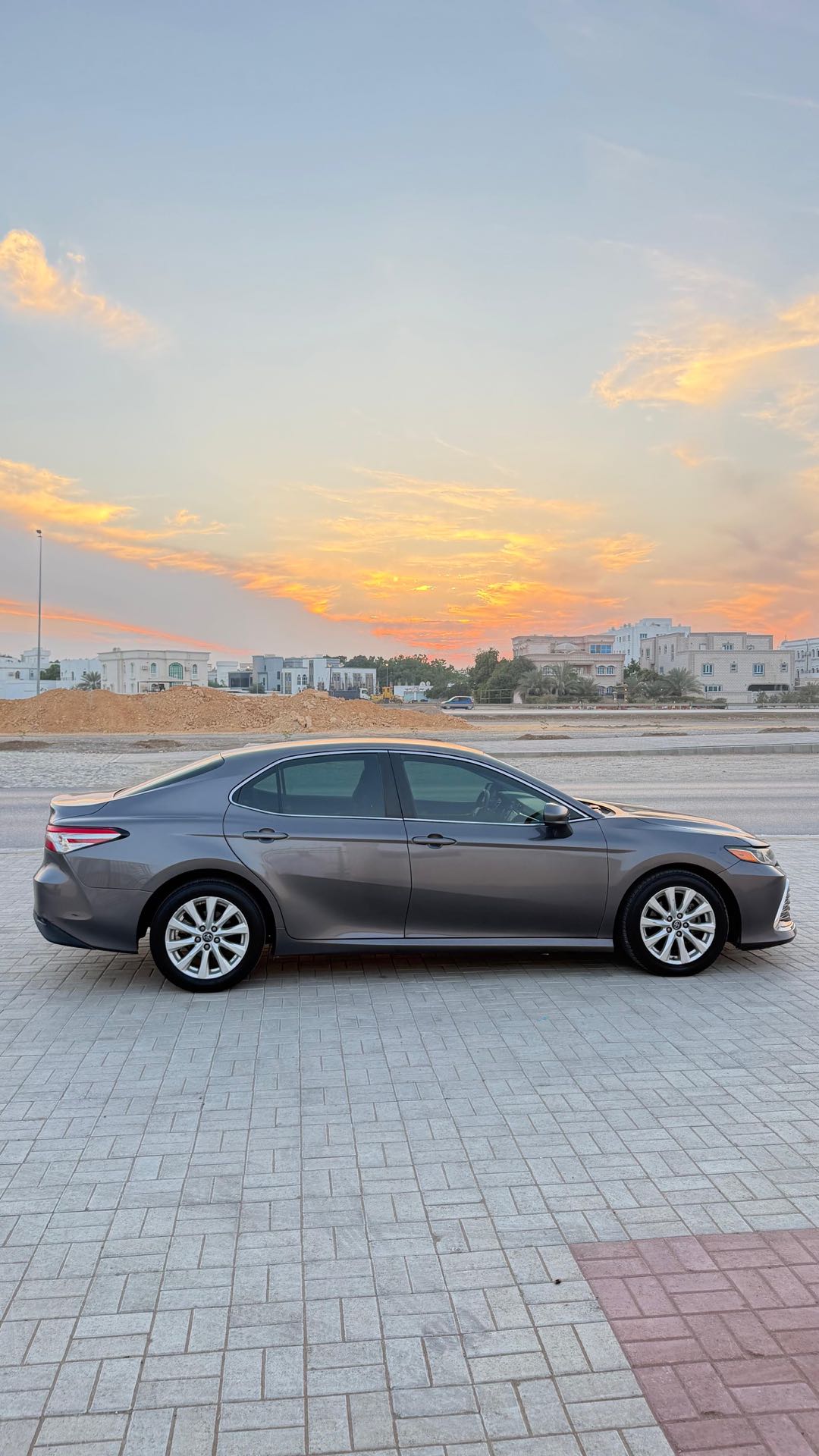 Car Image 2018 TOYOTA CAMRY LE