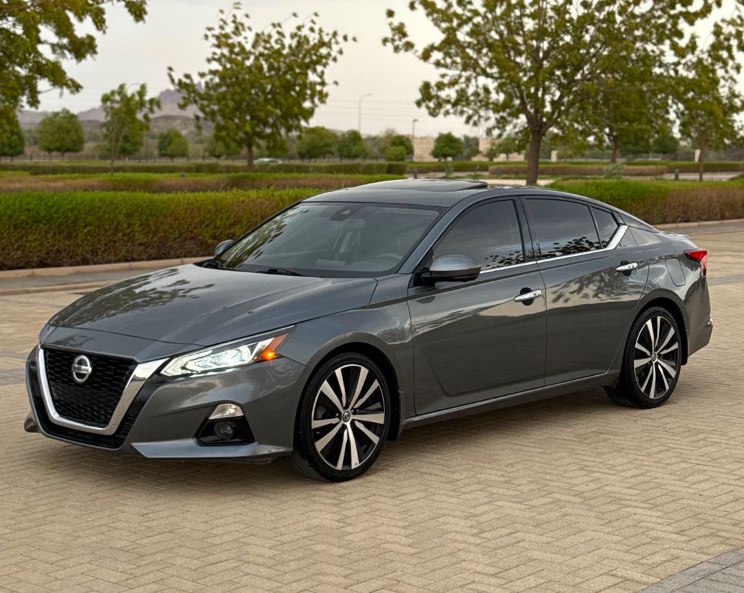 Car Image 2019 NISSAN ALTIMA Platinum 