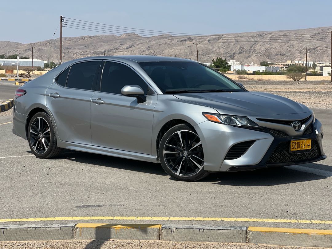 Car Image 2018 TOYOTA CAMRY SE