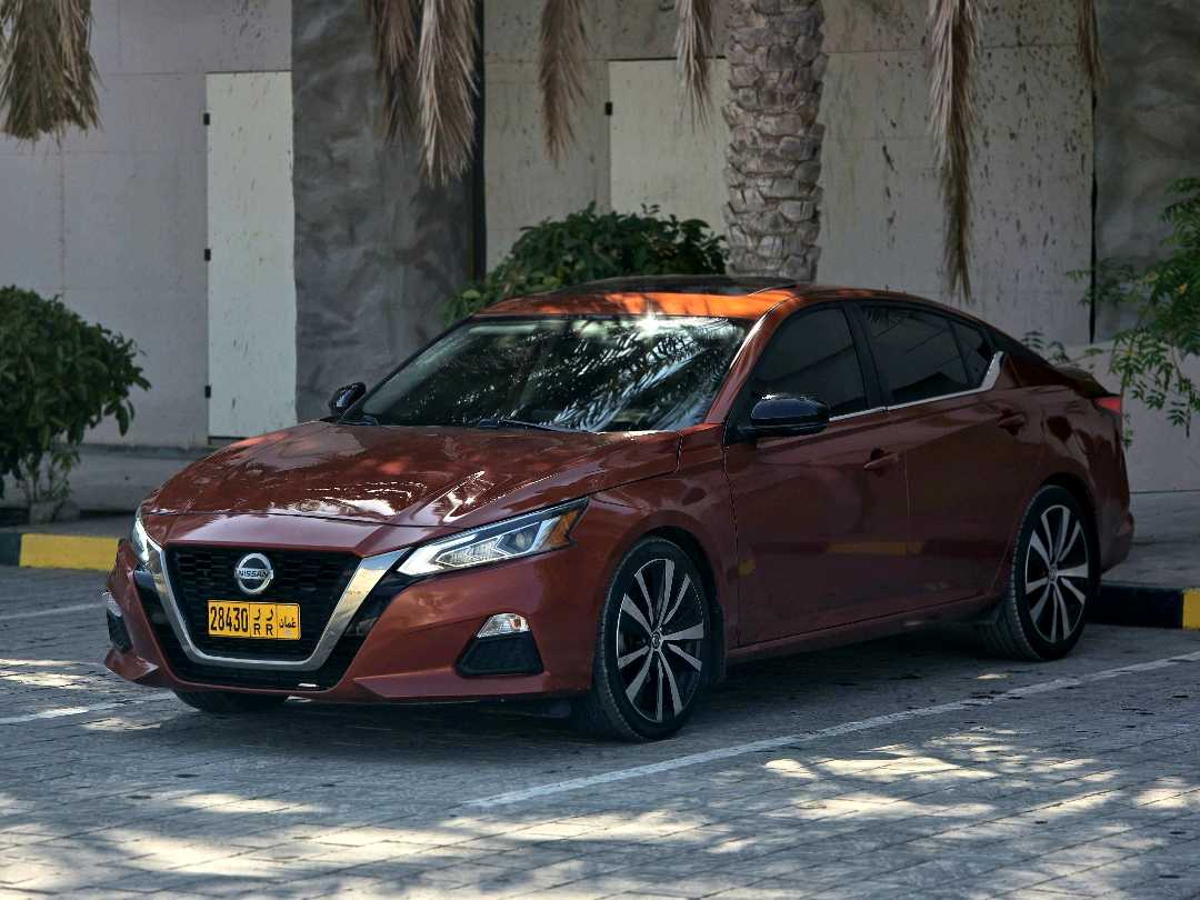 Car Image 2019 NISSAN ALTIMA SR