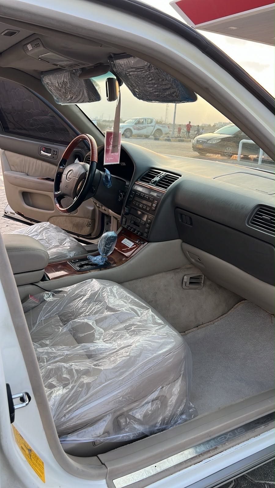 Car Image 1999 LEXUS LS 400