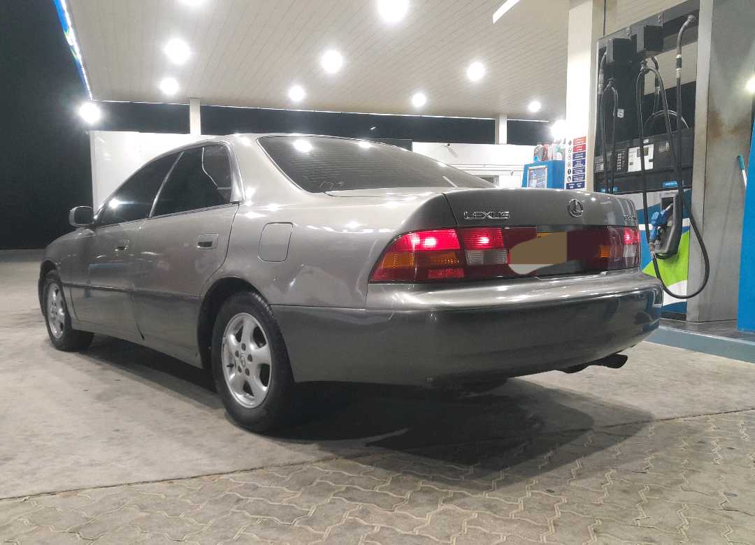 Car Image 1999 LEXUS ES 300