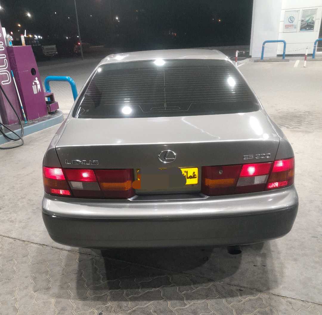 Car Image 1999 LEXUS ES 300