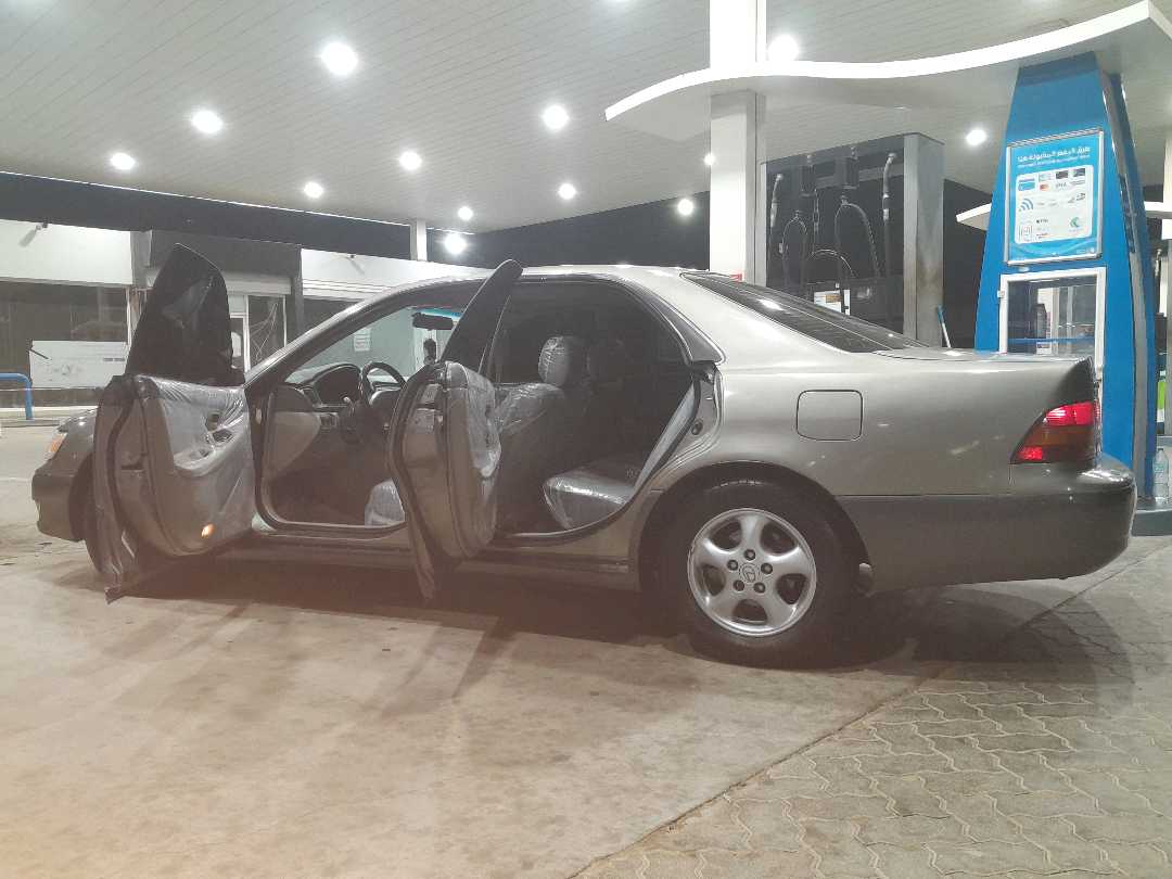 Car Image 1999 LEXUS ES 300
