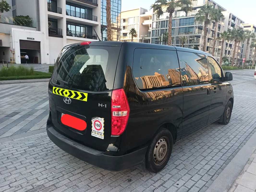 Car Image 2019 HYUNDAI H1 GL
