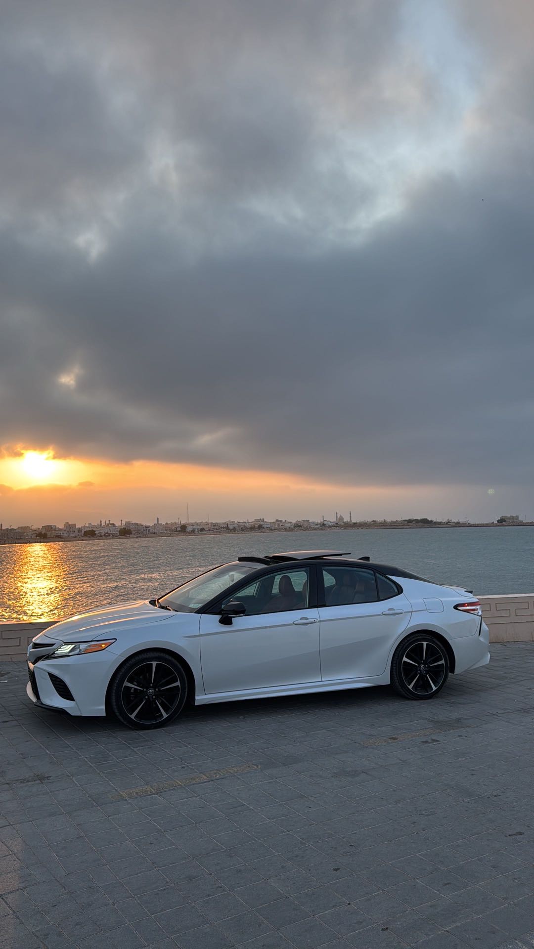 Car Image 2020 TOYOTA CAMRY XSE