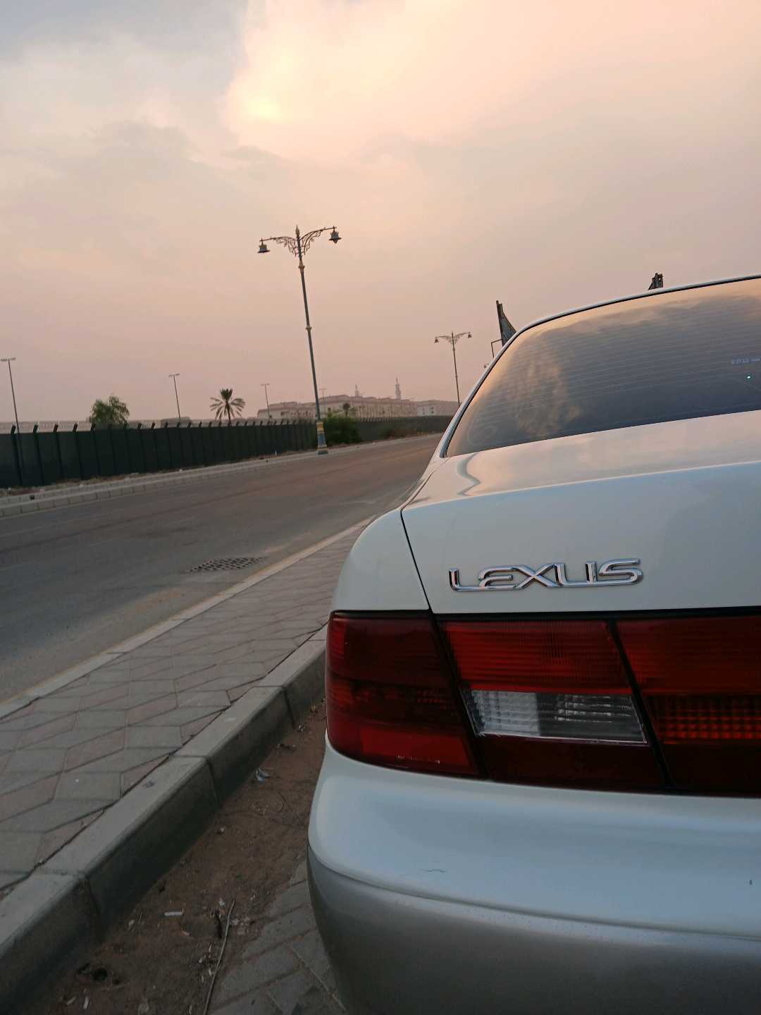 Car Image 1999 LEXUS ES 300