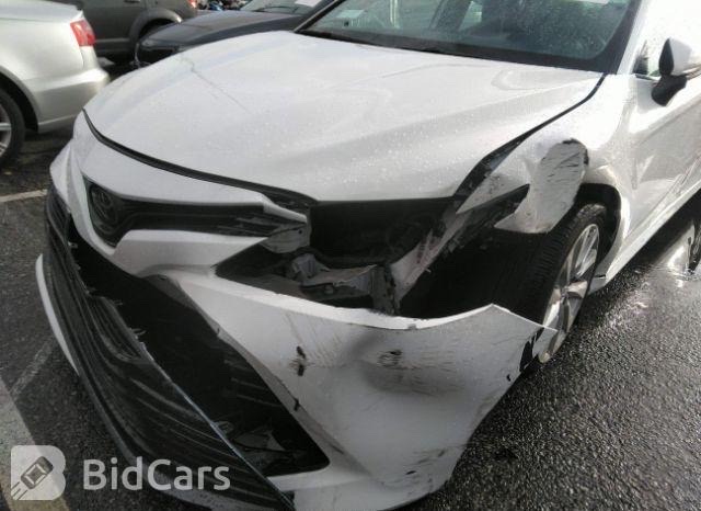 Car Image 2019 TOYOTA CAMRY LE