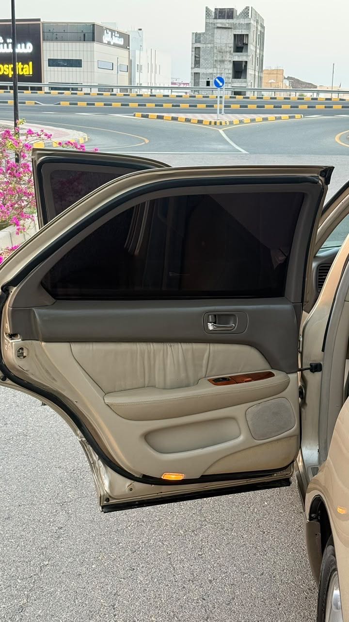 Car Image 1999 LEXUS LS 400