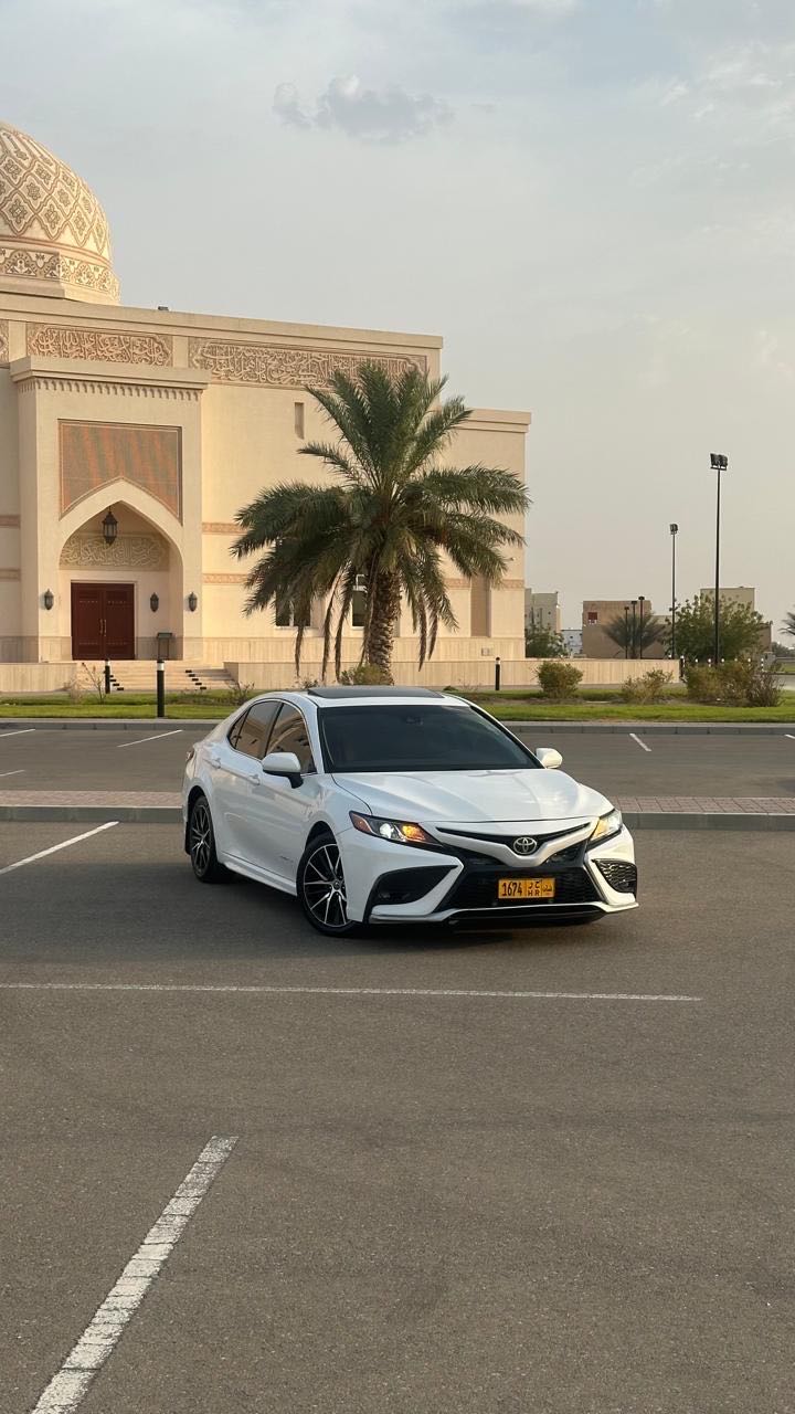 Car Image 2018 TOYOTA CAMRY SE
