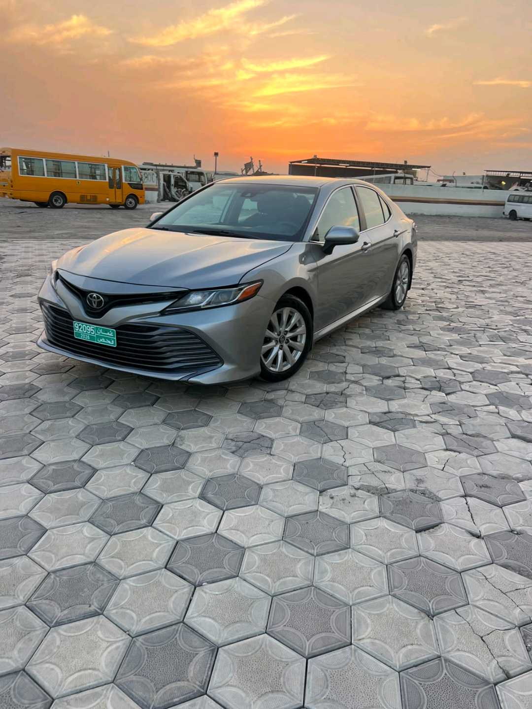 Car Image 2019 TOYOTA CAMRY LE