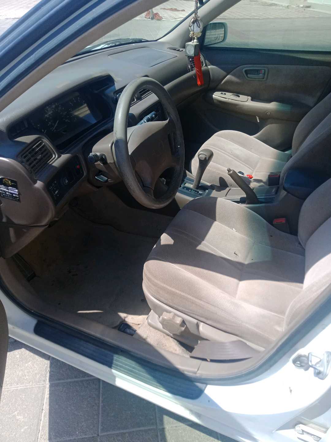 Car Image 1998 TOYOTA CAMRY SE