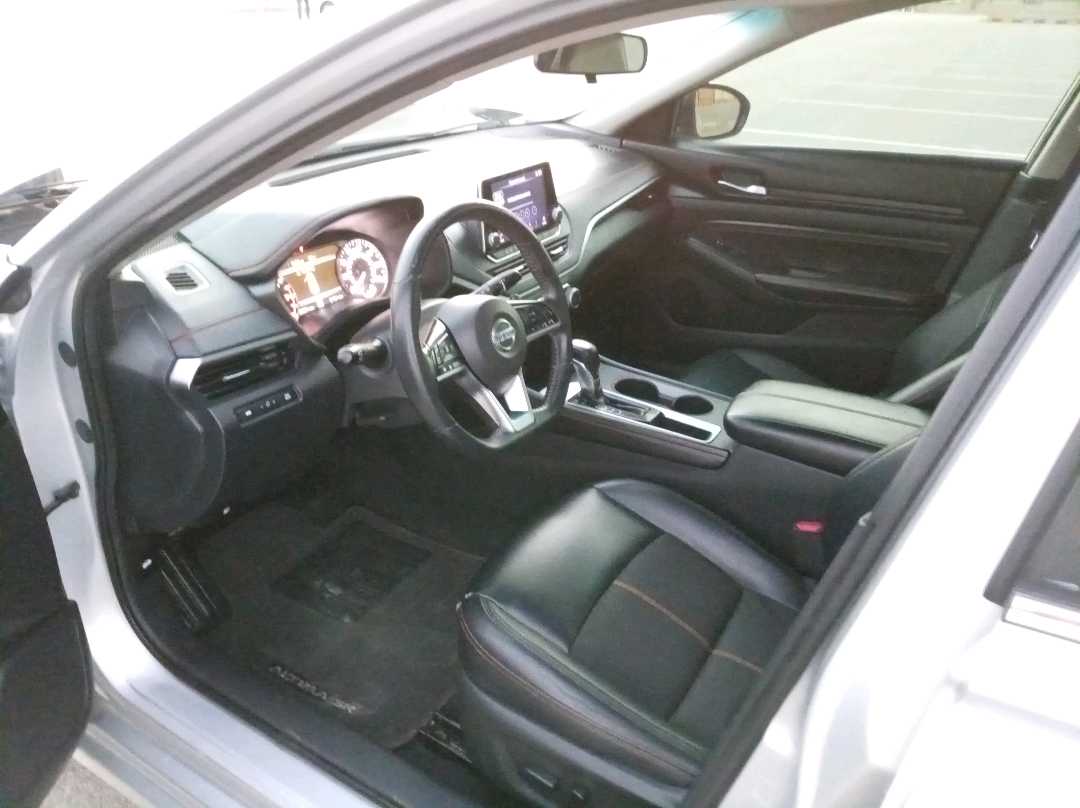 Car Image 2019 NISSAN ALTIMA SR
