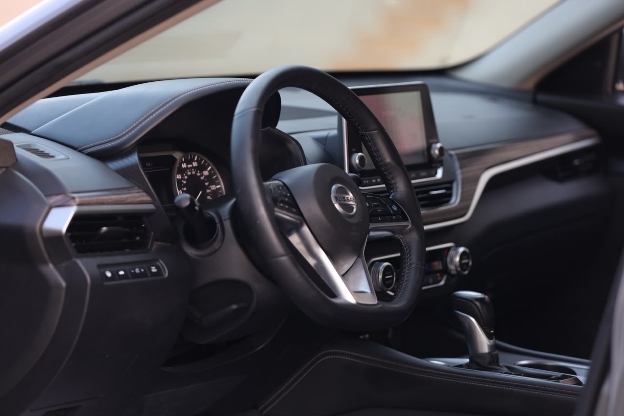 Car Image 2019 NISSAN ALTIMA SL