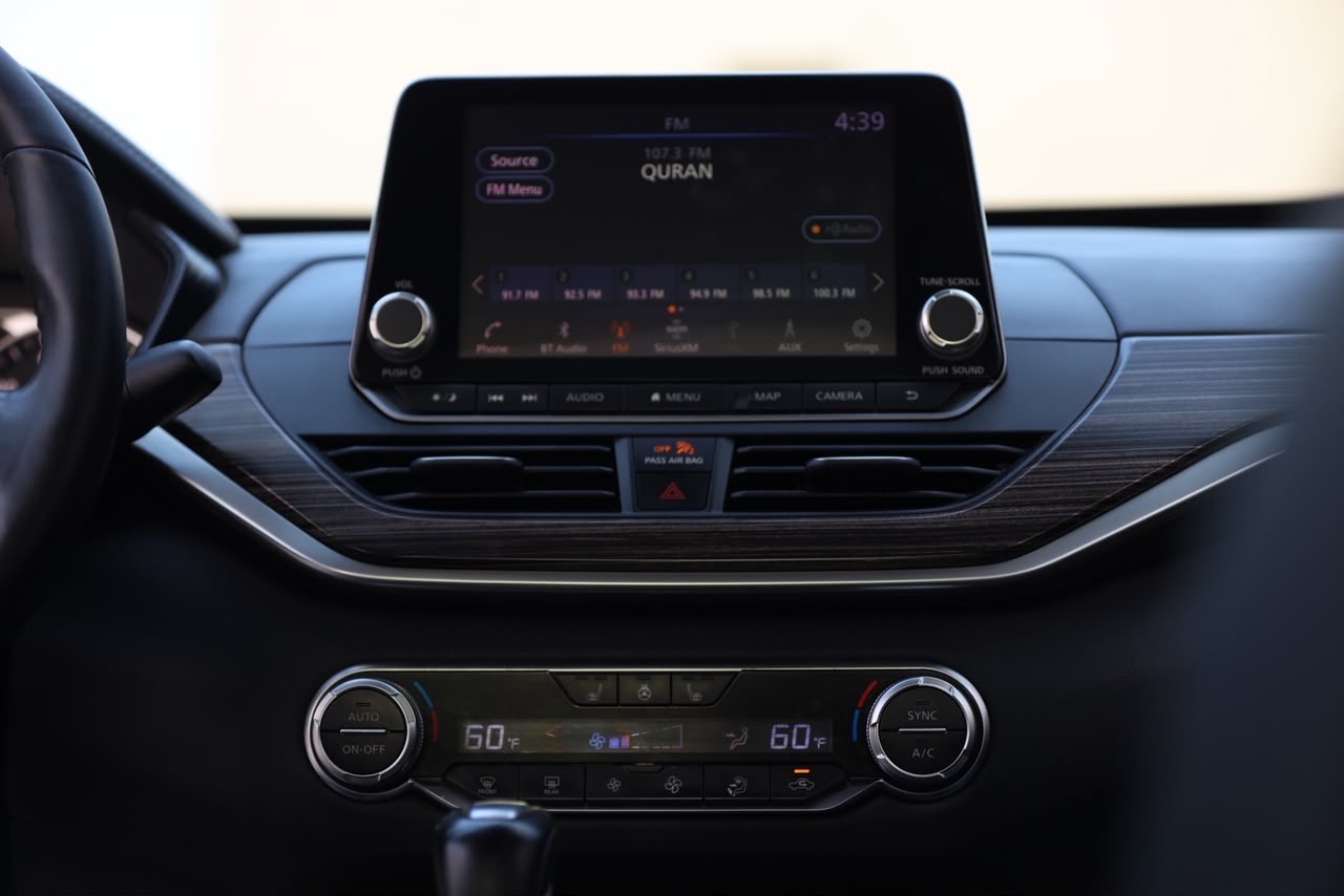 Car Image 2019 NISSAN ALTIMA SL