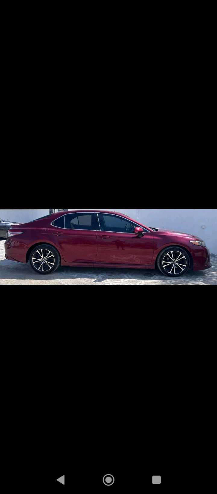 Car Image 2018 TOYOTA CAMRY SE