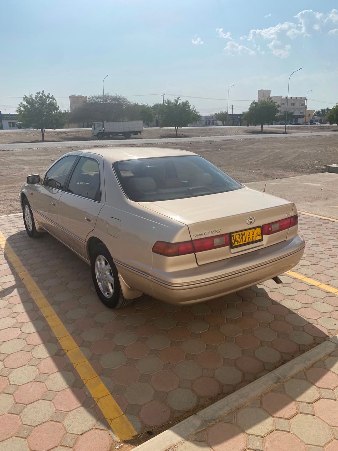 Car Image 1998 TOYOTA CAMRY GL